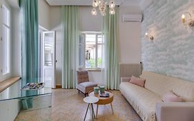 Samouil Apartment Steps From The Beach