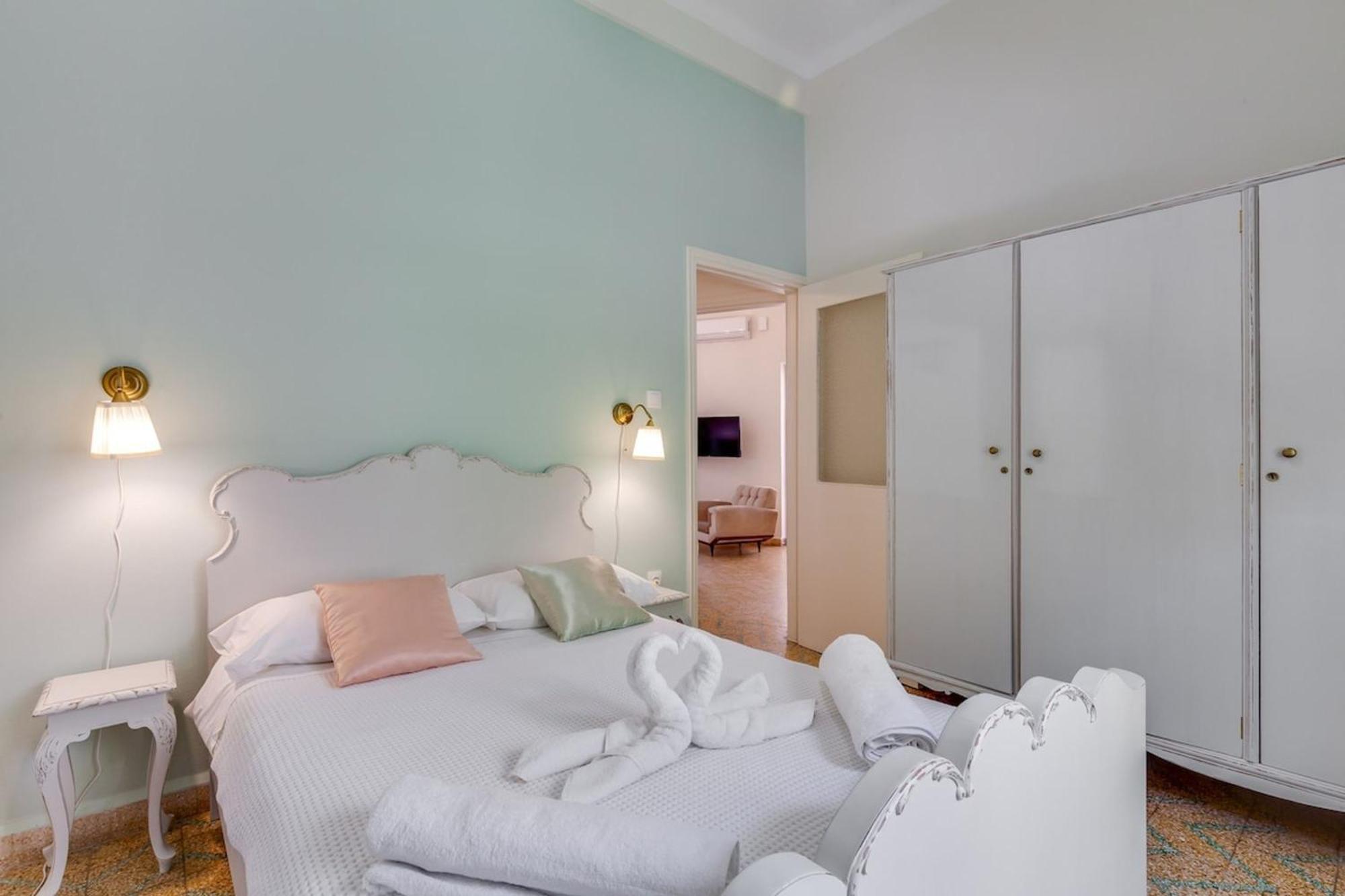 Samouil Apartment Steps From The Beach Chania  Zewnętrze zdjęcie